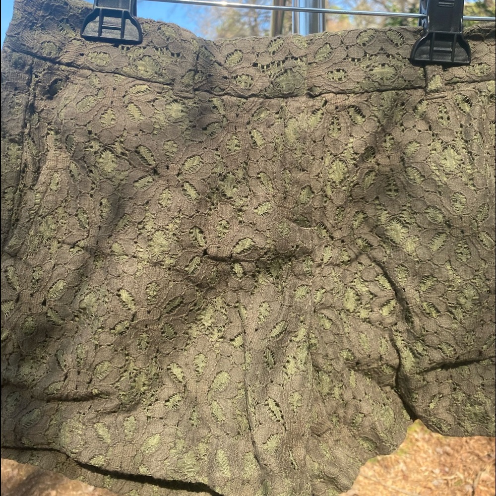 B1G1 Lace Loft shorts worn once size 00